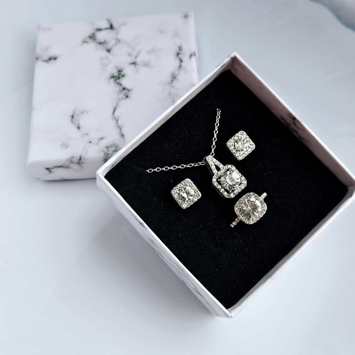 Papuošalų komplektas kvadratinis&sidabras