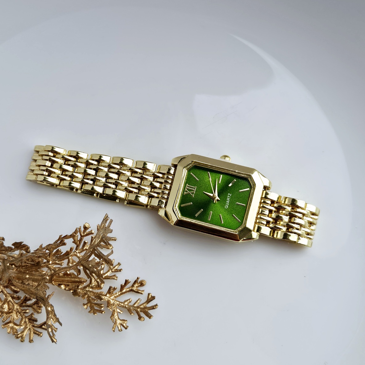 Užsegamas laikrodis auksas&žalia
