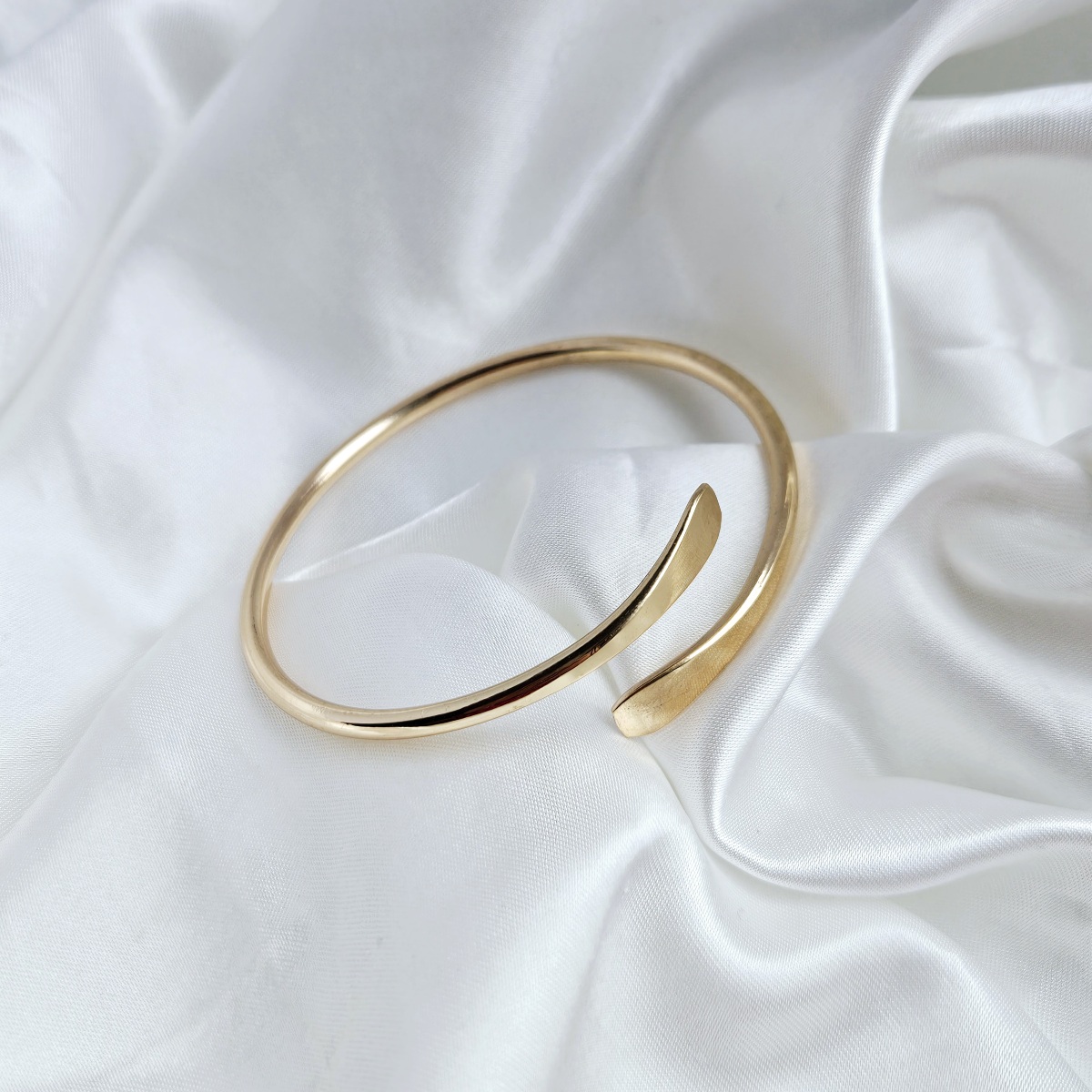 Minimalistinio dizaino apyrankė