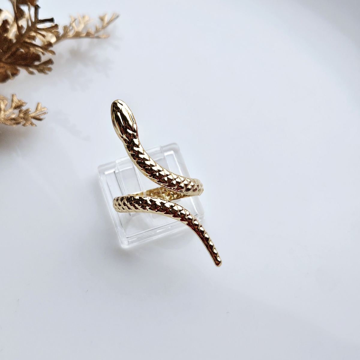 Aukso spalvos gįvatės žiedas