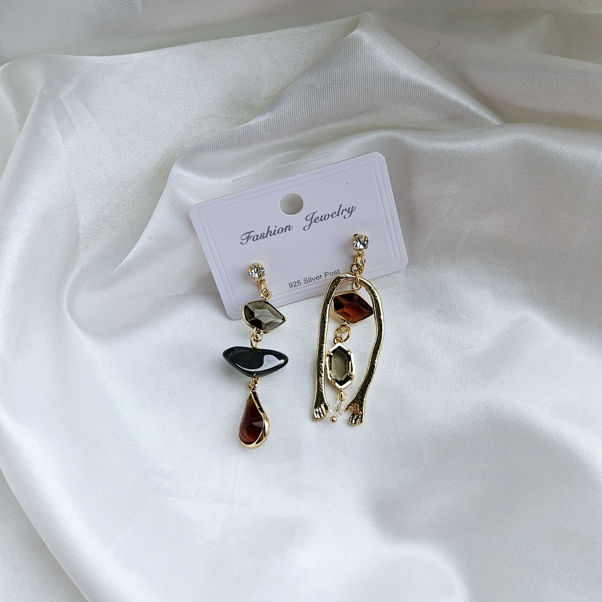 Išskirtinio dizaino auskarai